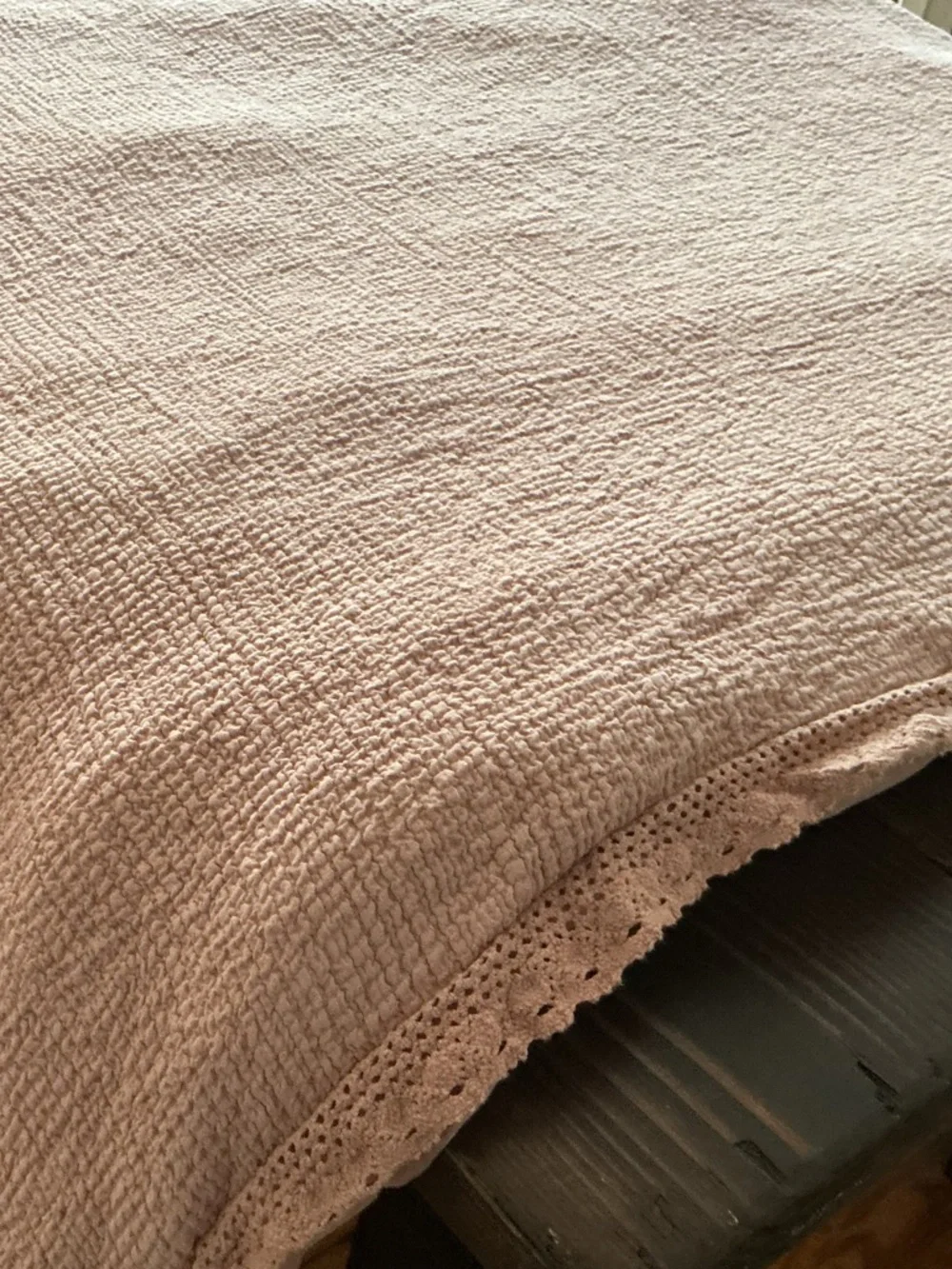 Chunky Cotton Waffle comforter w crochet trim